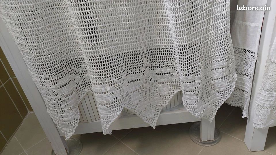 Chemin De Table Ou Rideau Artisanal Art Déco – Crocheté Main, Blanc, Coton, 1,15m X 0,47m
