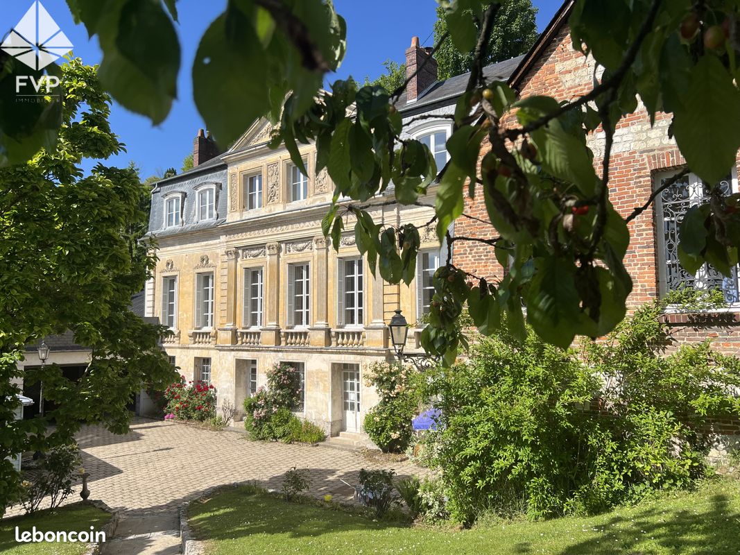 Maison 11 pièces 277 m² (image 2)