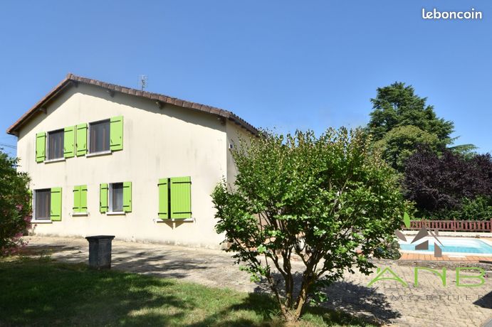 Propriété 10 pièces 263 m²