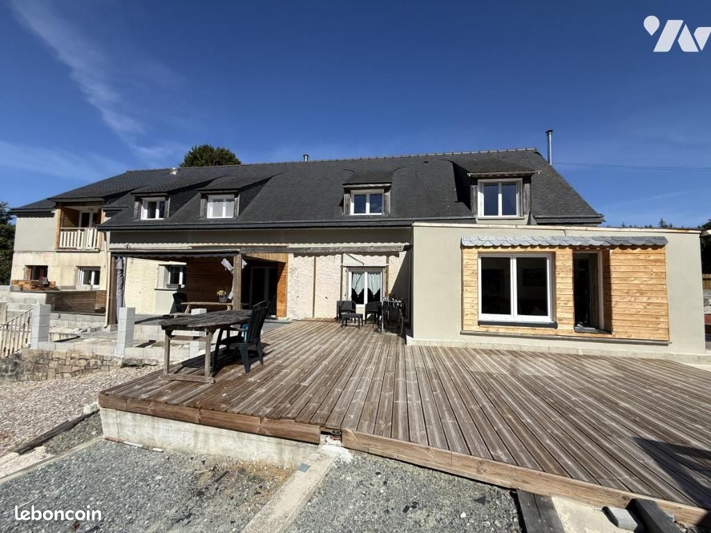 Maison 8 pièces 288 m² · à Ploumagoar · 288 m² · 468 000 €