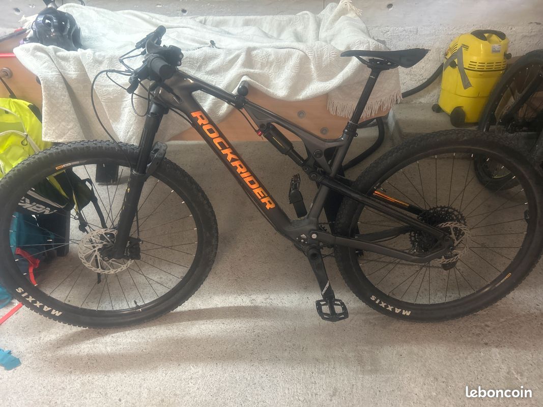 Velo tout suspendu en carbone (image 2)