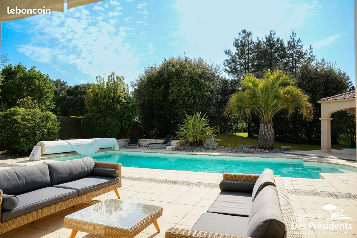 Maison 8 pièces 234 m² · à Les Sables-d'Olonne · 234 m² · 894 400 €