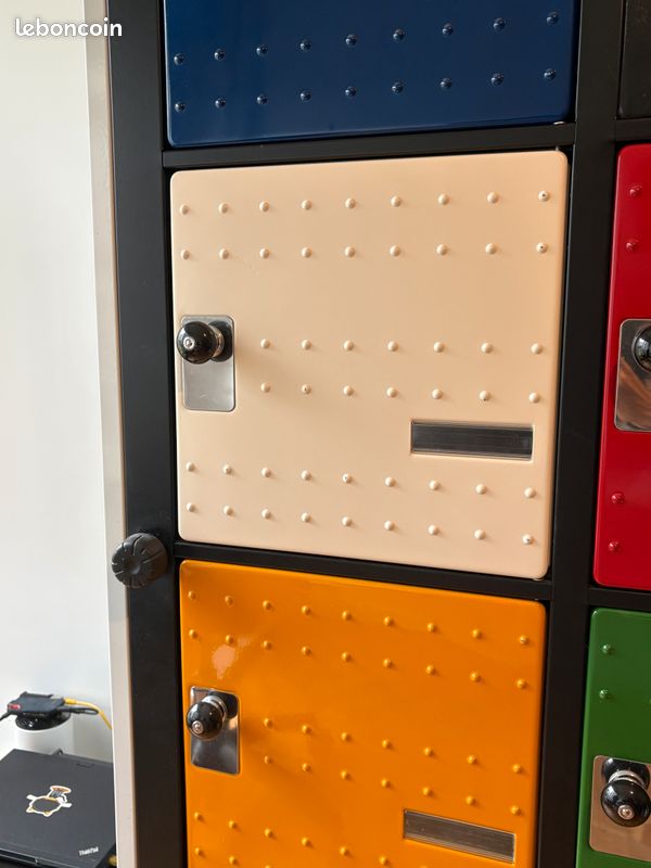 Armoire d'école vintage en métal (image 4)