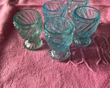 2 Anciens Verres Portieux Pour Dinette De Poupée - Hauteur 3,8 Cm - Miniatures Vintage En Verre