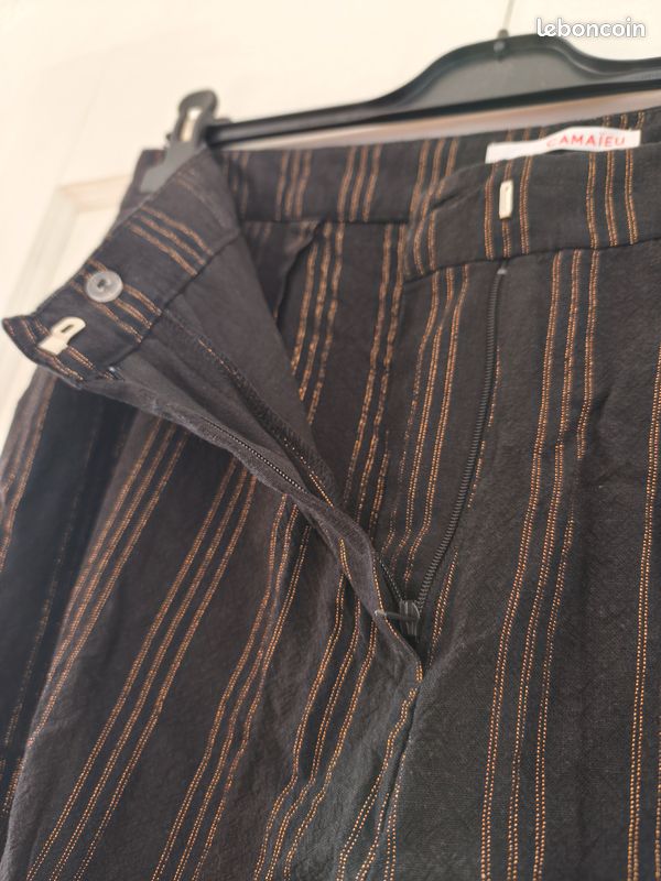 Pantalon noir à rayures pailletée jaunes (effet brillant) pour femmes de la marque Camaïeu neuf (image 5)