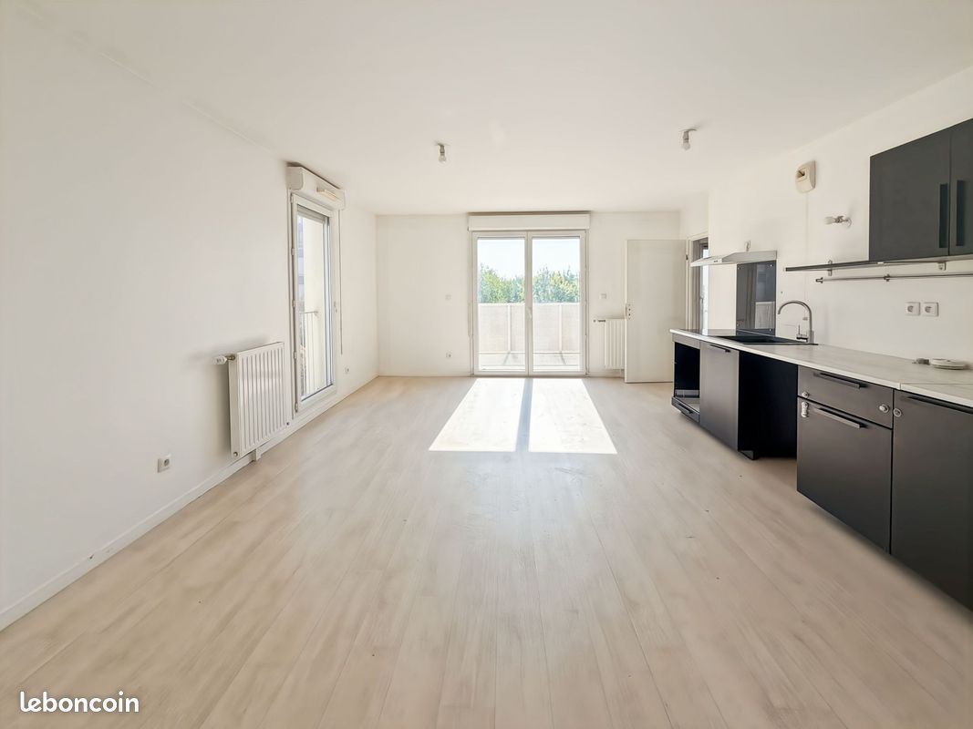 Appartement 3 pièces 56 m² · à Évry-Courcouronnes · 56 m² · 883 €/mois