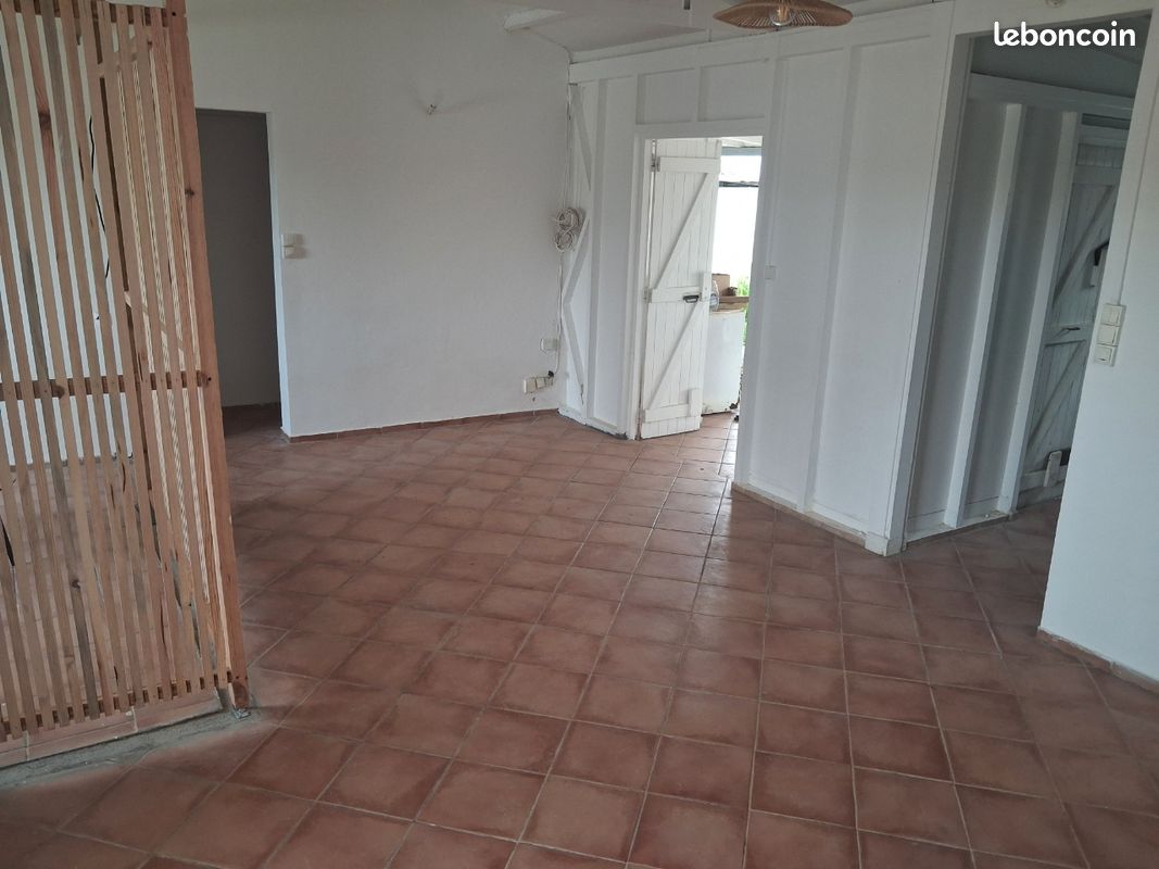 Maison 3 pièces 65 m² · à Baie-Mahault · 65 m² · 850 €/mois