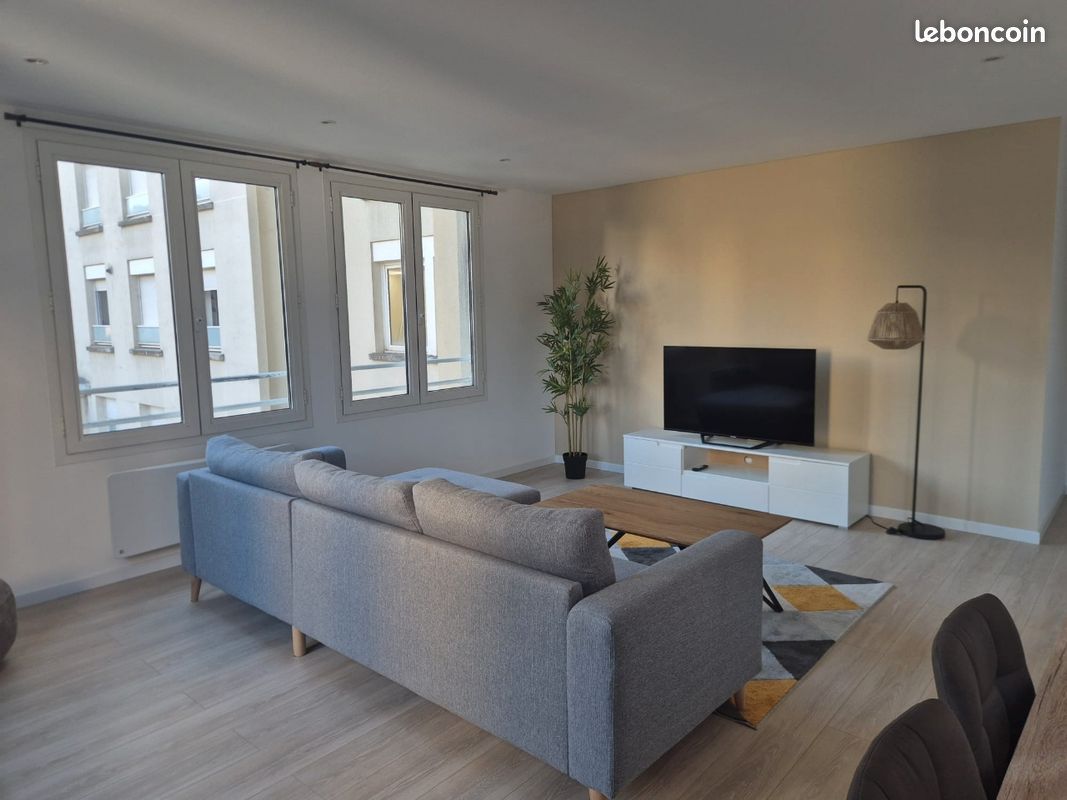 Appartement 4 pièces 84 m² · à Saint-Étienne · 84 m² · 900 €