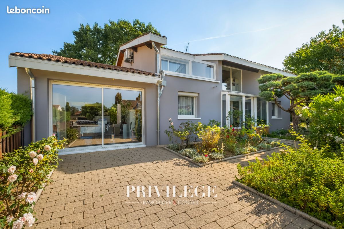 Maison 5 pièces 145 m² · à Chassieu · 145 m² · 580 000 €