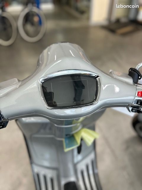 Vespa ELETTRICA PRIMAVERA 125 (image 4)