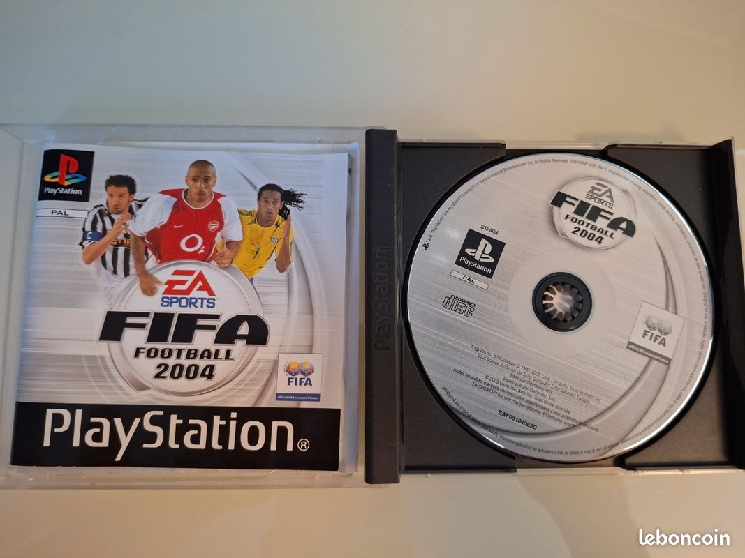 FIFA 2004 - Jeu PS1 | Achetez sur