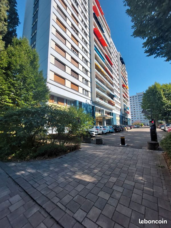Parking/box Strasbourg · 100 €/mois