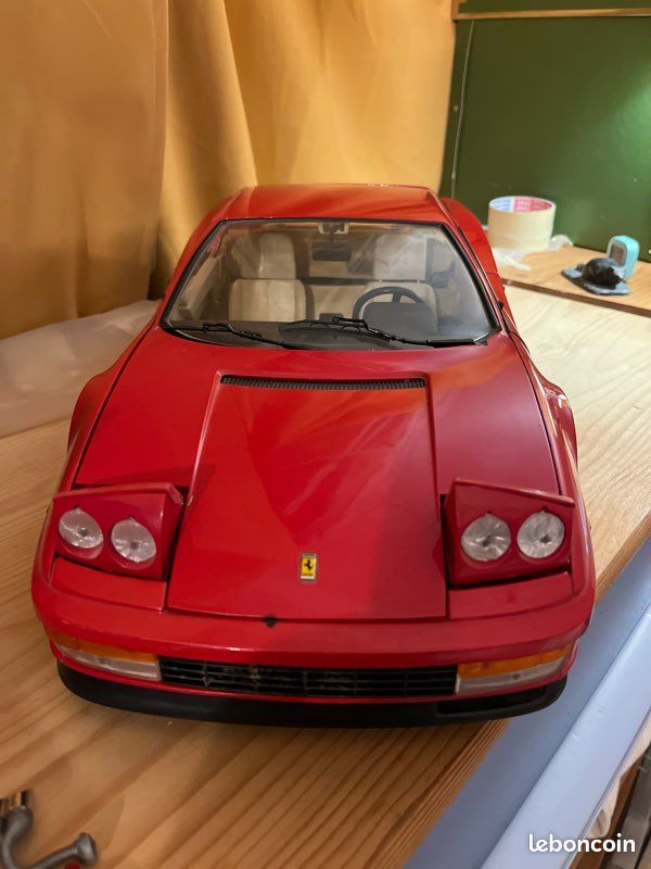 Tapis Capot Avant Ferrari Testarossa - Pocher 1/8 - K51 K52 K53 K54 - Rouge Velours