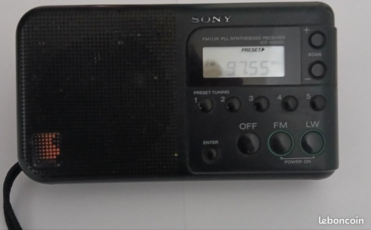 Radio de poche Sony ICF-M703 avec accessoires et boîte d'origine - Collection