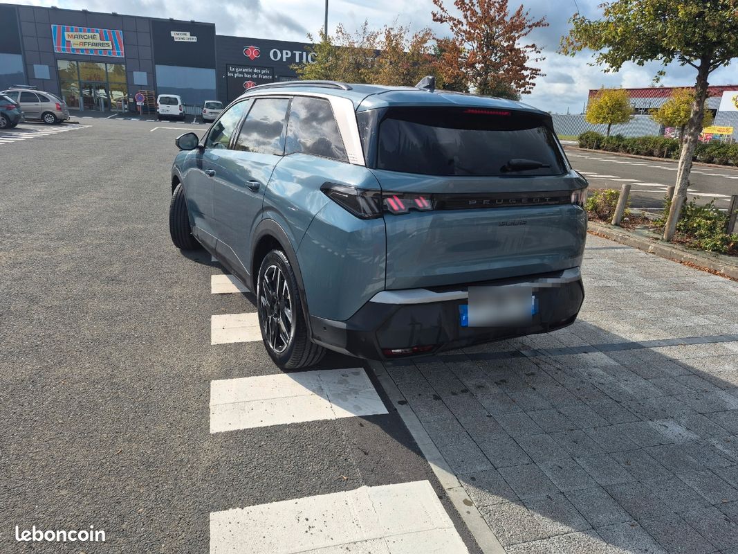 Peugeot 5008 Hybride (image 2)