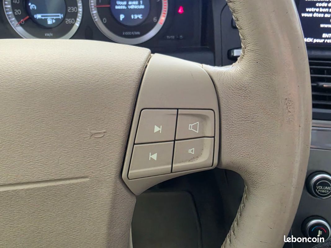 VOLVO XC60 D5 AWD Summum Geartronic A (image 11)