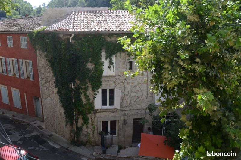 Maison 11 pièces 360 m² · à Méounes-lès-Montrieux · 360 m² · 295 000 €