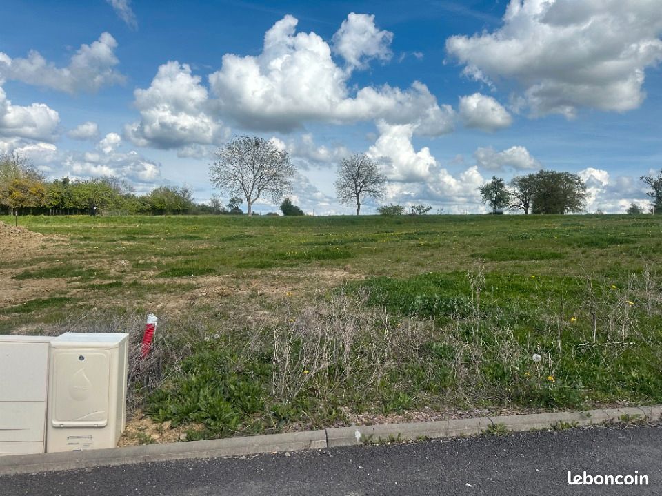 Terrain 469 m² Uckange · 89 000 €