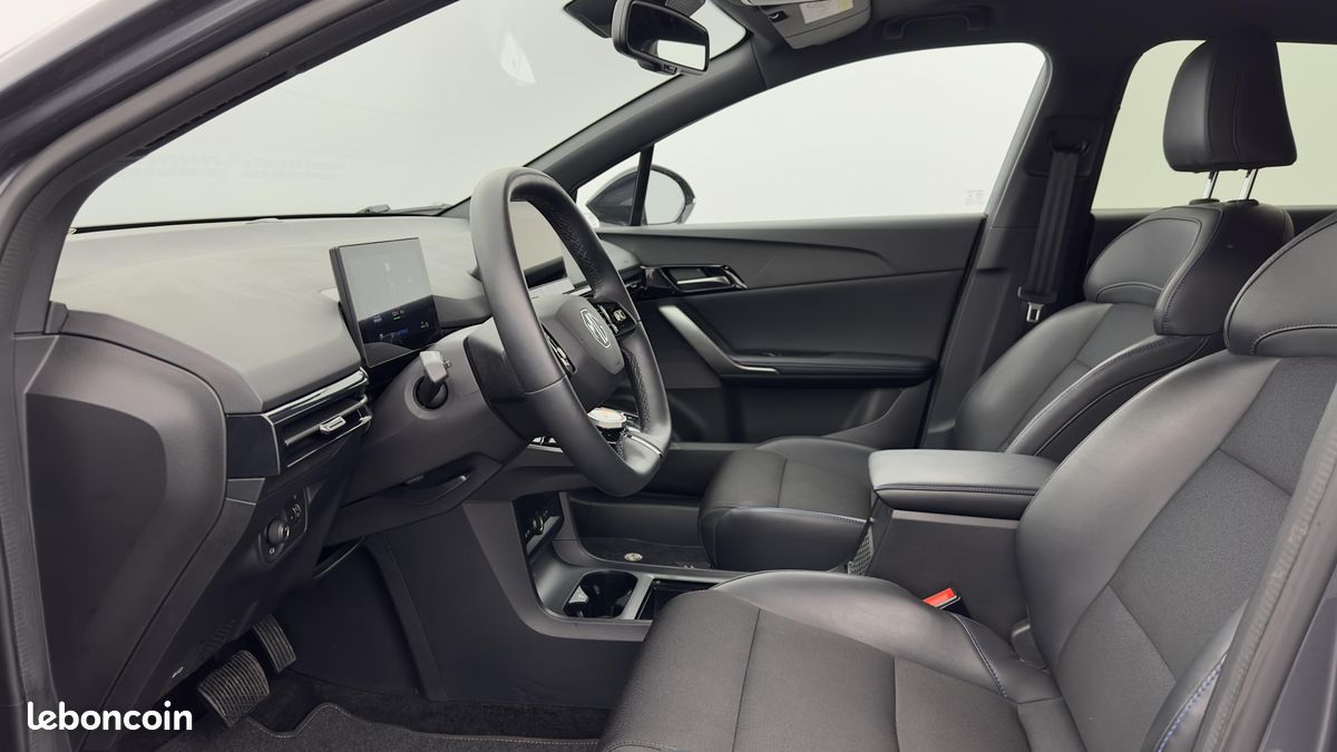 MG MG4 Electric 51kWh - 150 kW 2WD LUXURY (image 11)