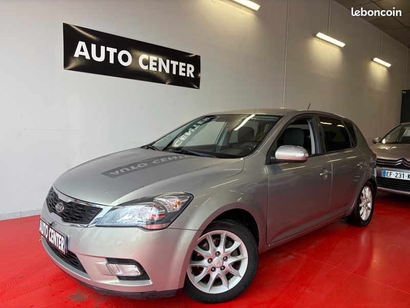 KIA CEE-D 1.6 CRDi 115 cv (image 1)