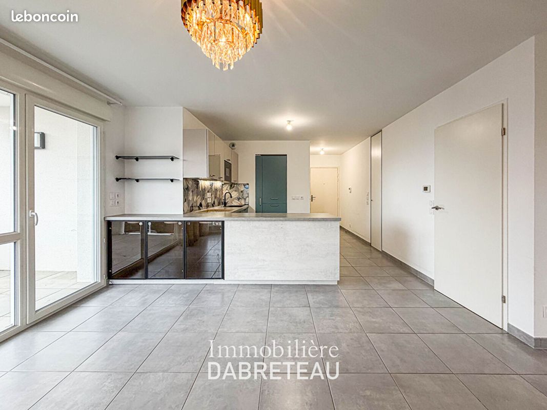 Appartement 4 pièces 75 m² · à Vaulx-en-Velin · 75 m² · 239 000 €