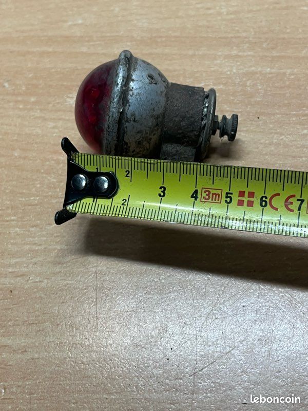 Ancien Feu Arrière De Vélo - Fabrication Française - Occasion