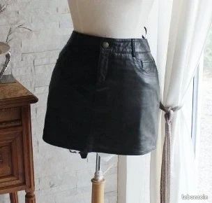 Jupe noire en véritable cuir d'agneau, neuve jamais portée, taille 40 (image 4)