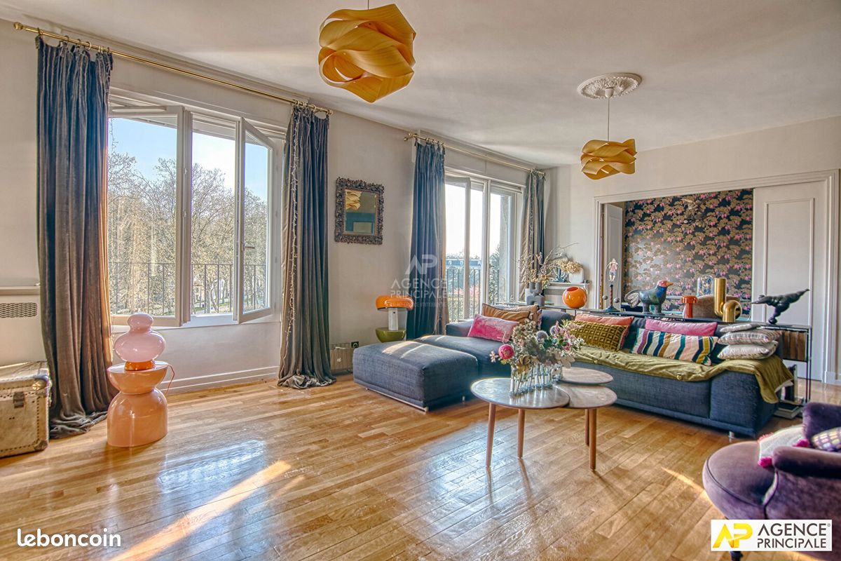 Appartement 6 pièces 151 m² · à Versailles · 151 m² · 990 000 €