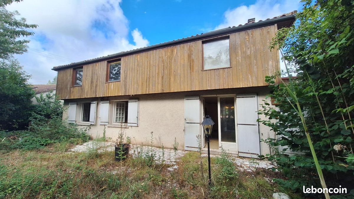 Maison 7 pièces 176 m² · à Nontron · 176 m² · 143 750 €