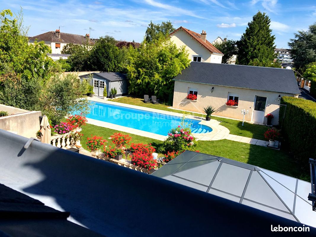 Maison 7 pièces 219 m² · à Tours · 219 m² · 549 500 €
