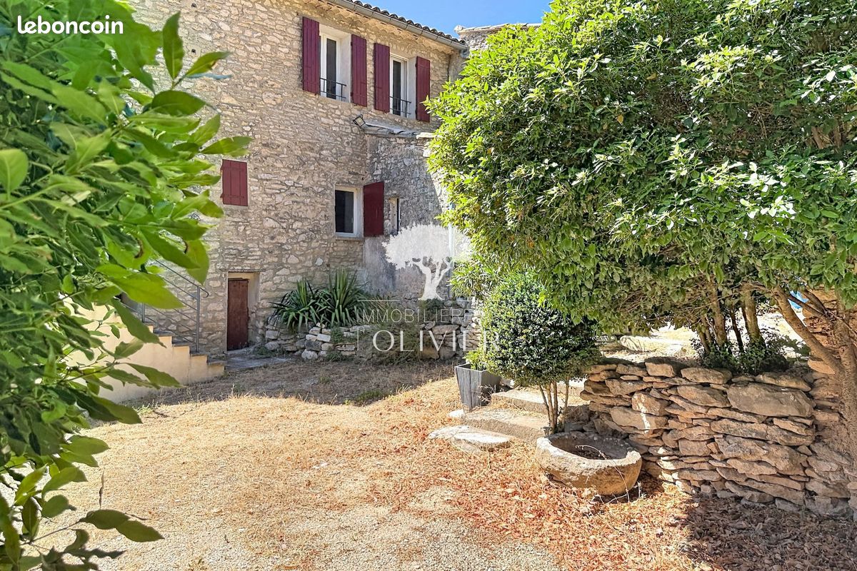 Maison 130 m² · à Saint-Saturnin-lès-Apt · 130 m² · 585 000 €