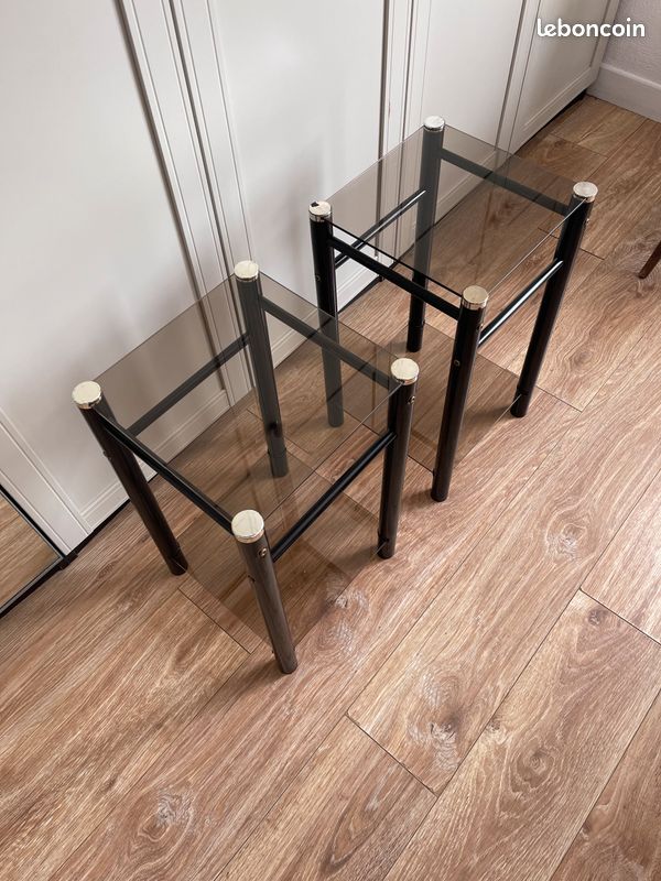 Tables d'appoint ou chevets en tube acier/verre fumé (image 5)