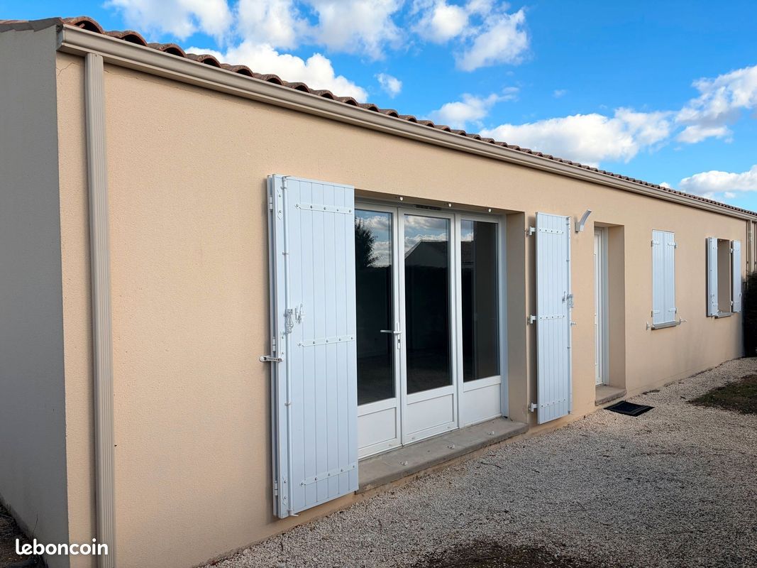 Maison 4 pièces 85 m² · à Saint-Laurent-de-la-Prée · 84,8 m² · 990 €/mois