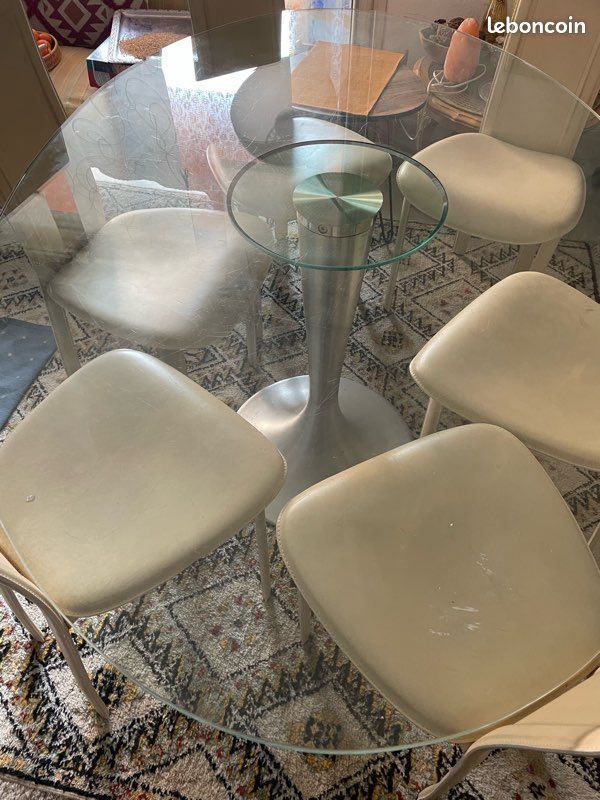 Table ovale tulipe en verre (image 3)