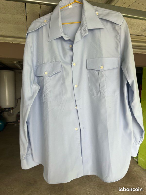 Lot chemise. Militaire (image 1)