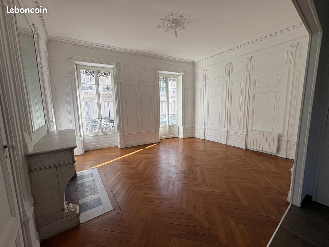 Appartement 3 pièces 83 m² · à Saint-Étienne · 83 m² · 820 €/mois