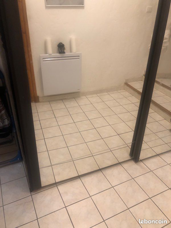 Armoire bois marron bon état très solide (image 4)