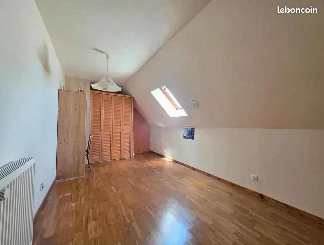 Maison lumineuse 112 m² – prox immédiate parc de la Combe Persil / serpent / fort motte giron (image 7)