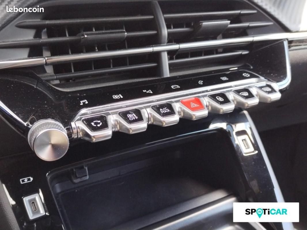 Peugeot 208 PureTech 100 S&S BVM6 GT (image 19)