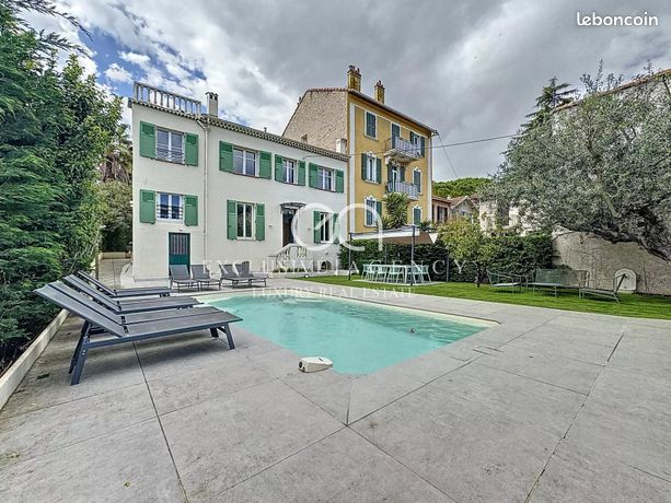 Villa 8 pièces 237 m²