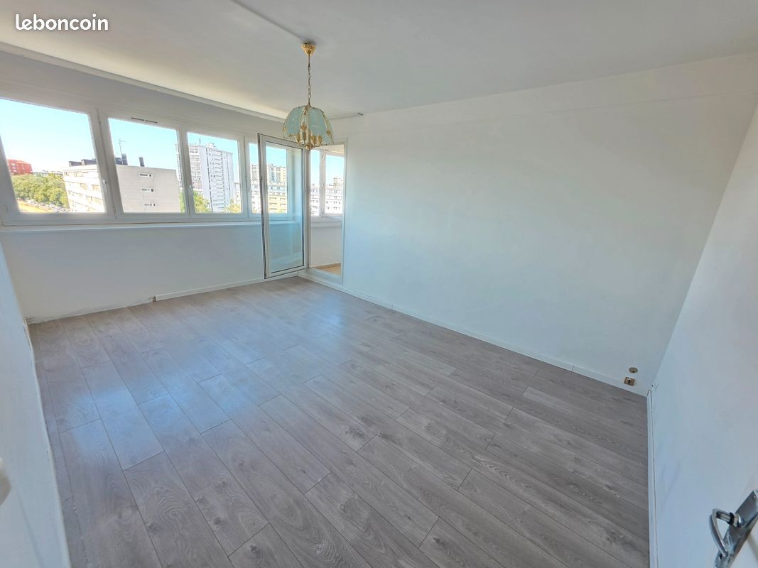 Appartement 57 pièces 57 m² · à Ris-Orangis · 57 m² · 109 000 €