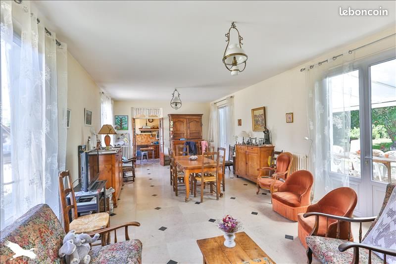 Maison 10 pièces 220 m² (image 1)