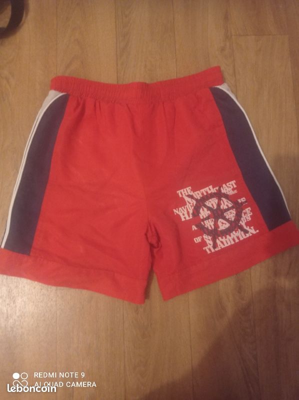 Short rouge pour bébé (image 1)