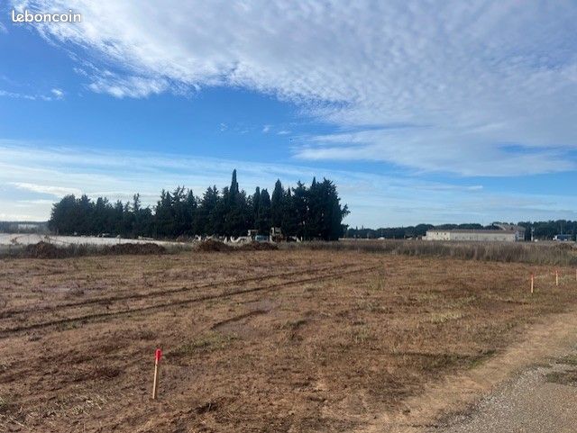 GARONS terrain 547m² Viabilisé · 150 000 €