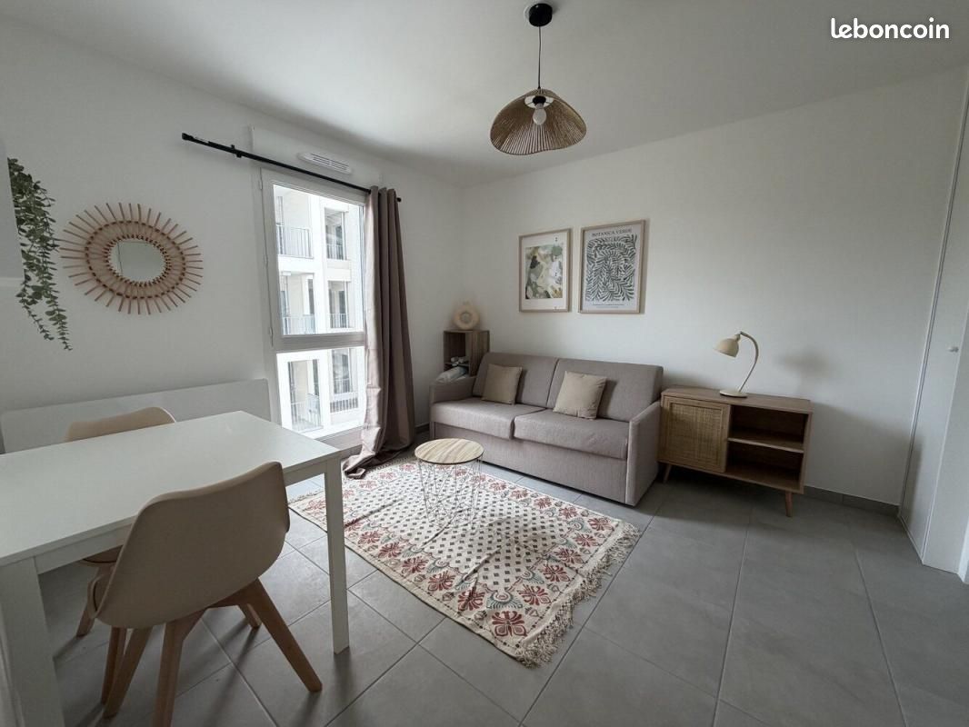 Appartement 1 pièce 18 m² · à Saint-Étienne · 18 m² · 369 €/mois