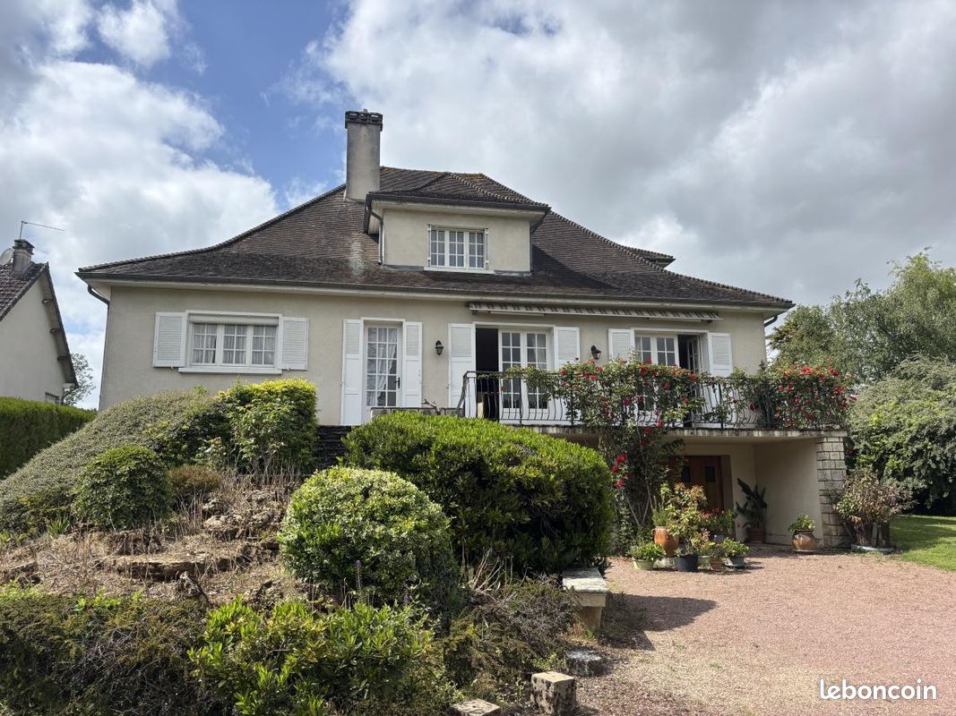 Maison 7 pièces 197 m² · à Savigny-en-Septaine · 197 m² · 212 000 €