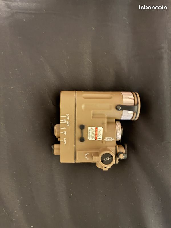 Boîtier Tactique PEQ-16A Element Tan - Complet avec Switch Déporté & Boîte (image 2)