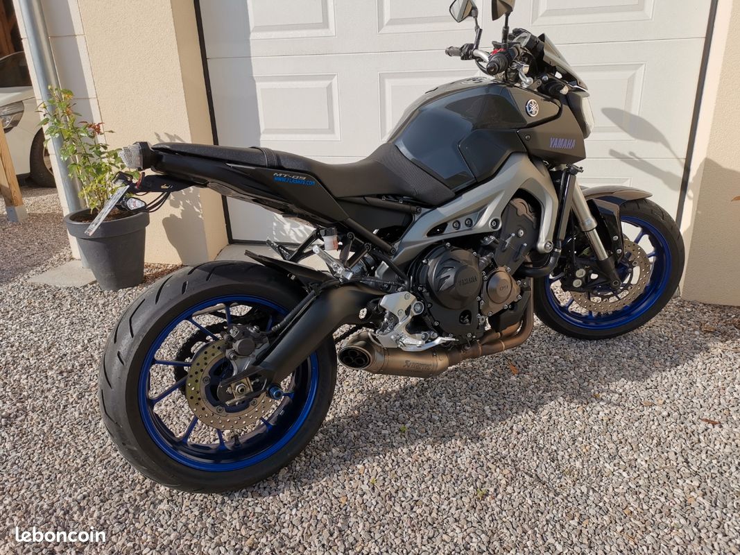 Yamaha mt09 race blue (image 2)