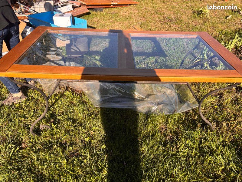 Table + chaises (image 1)