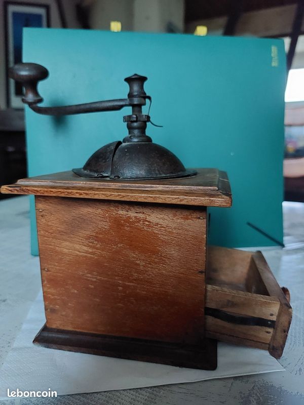 Moulin à café ancien en bois (image 3)